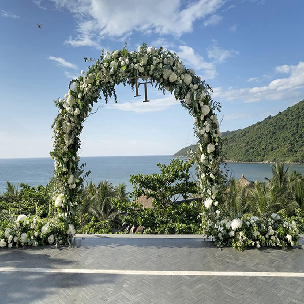 FEOOWV Metal Garden Arbor Wedding Arch, 7.9 Feet High x 4.4 Feet Wide, White