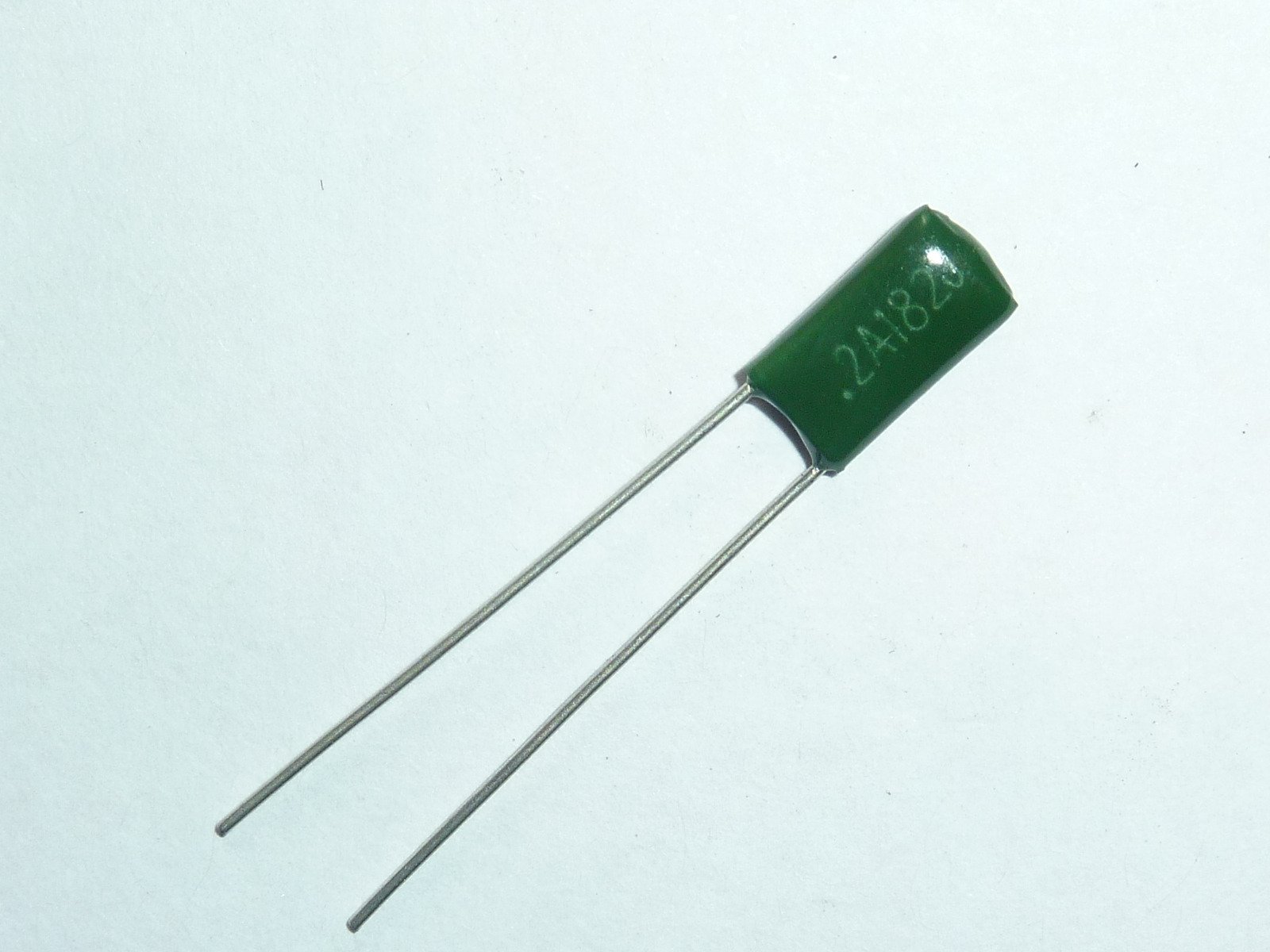 500PCS 100V 0.0018uF 1.8nF 1800pF 2A182J ±5% Mylar Condensatori radiali