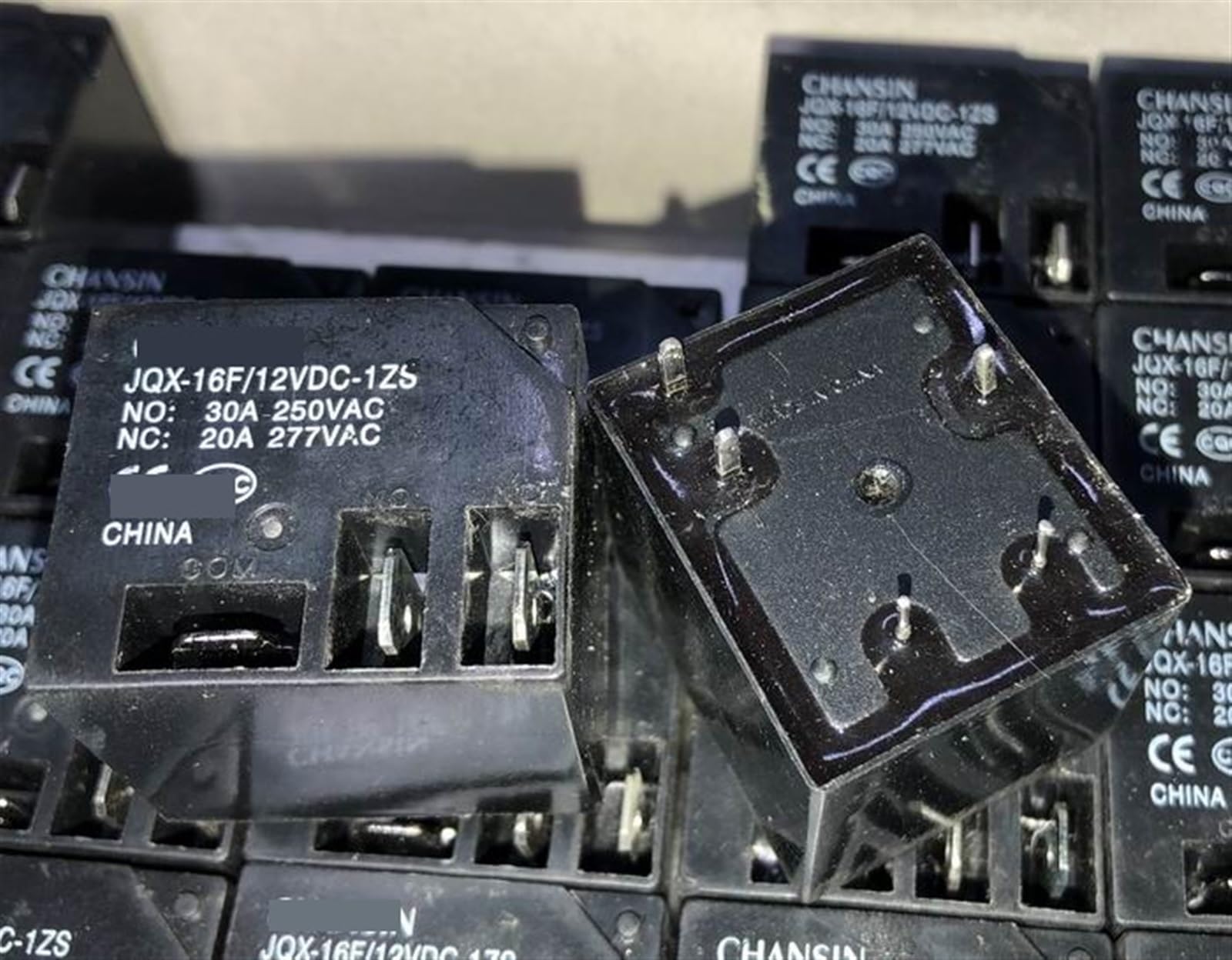 Relé JQX-16F 12VDC para proyectos de domótica y control de electrodomésticos 3