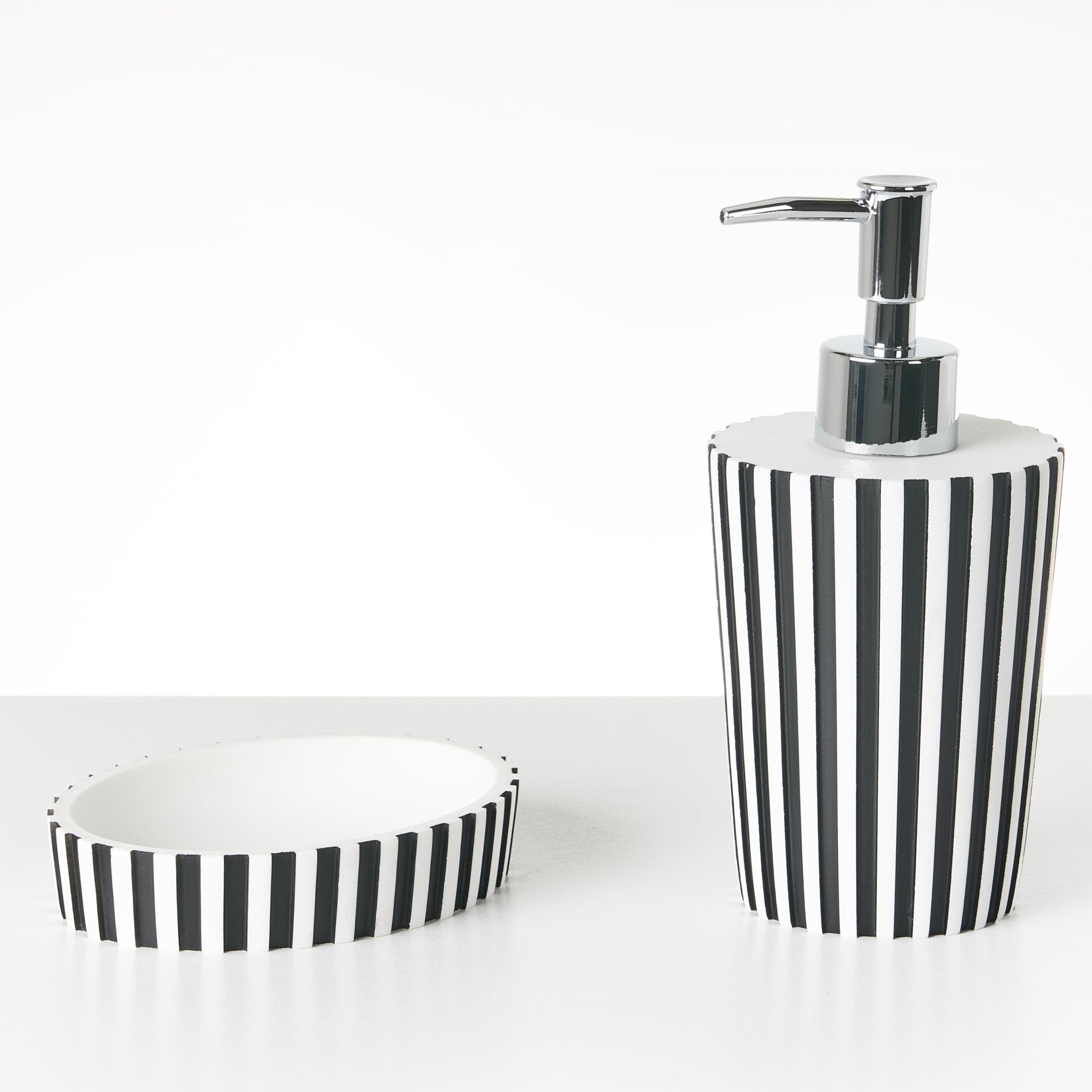 Conjunto de Accesorios de baño jabonera dispensador de jabón escobilla de Inodoro Vaso Soporte para cepillos de Dientes Blanco y Negro Lircay