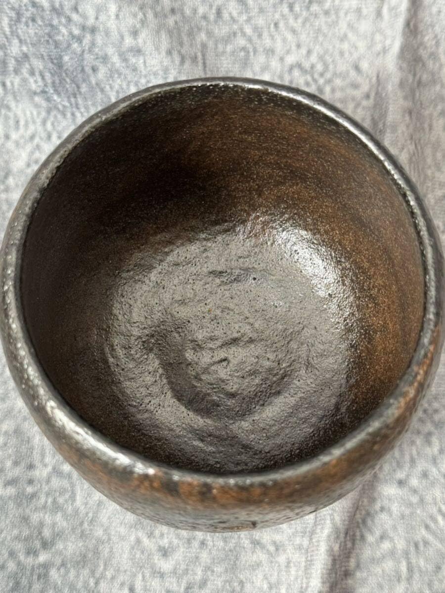 Amazon.co.jp: 三代 佐々木昭楽 長次郎あやめ 黒茶碗 共箱 共布