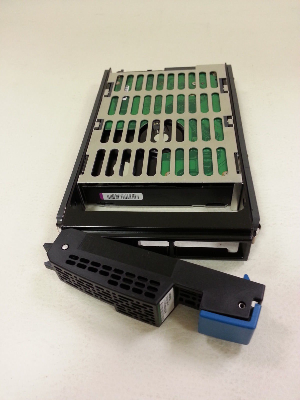 Amazon.com: Hitachi AMS2100 300GB 15K SAS Hard Drive DF-F800