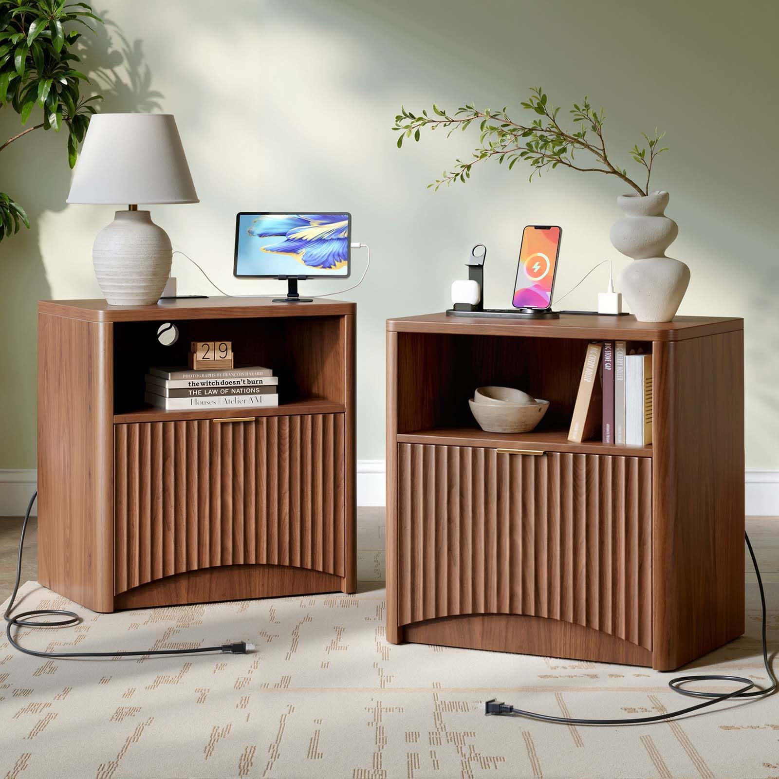 Evermagin Fluted Nightstand Set of 2 with Charging Station, Walnut Bedside Table with Drawer and Storage, Wood End Table Mid Century Modern, Large
