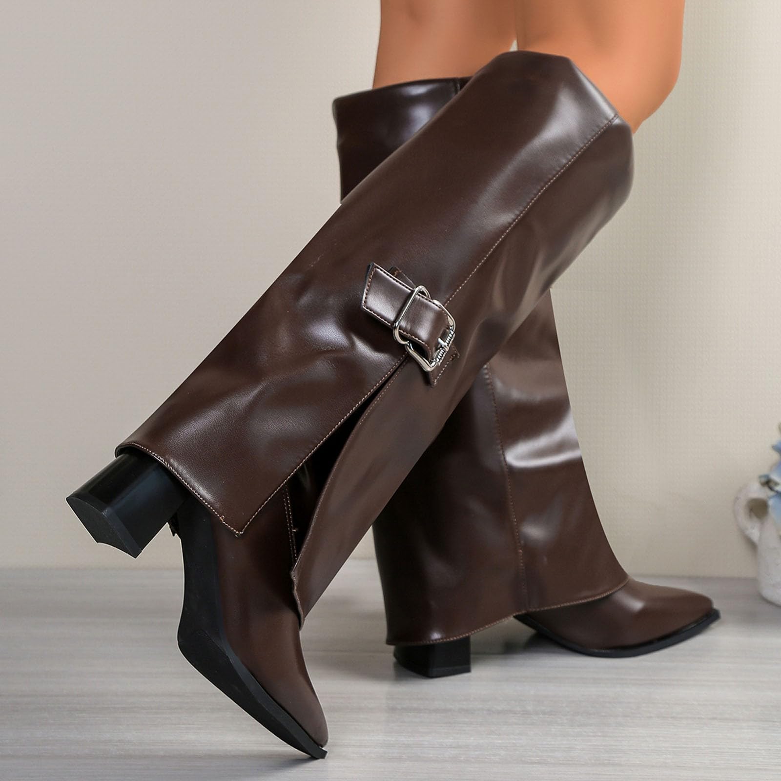 Generisch Botas de equitación Botas de moda con puntera puntiaguda y media pantorrilla y detalle de hebilla. Botas cómodas y elegantes para otoño e invierno.