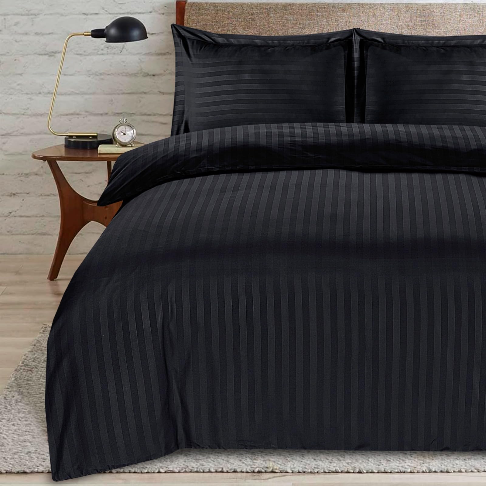 ZZZMRH Premium Quality Black Bedding Set with Satin Stripes, Soft Breathable Double Duvet Cover with 2 Pillowcases, Hypoallergenic Reversible Bed Cover — image 1
