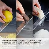 Microplane Grattugia Zester Blu Denim Ideale per Agrumi, Formaggio a Pasta Dura, Zenzero, Cioccolato e Noce Moscata con Lama Fine - Made in USA - 9