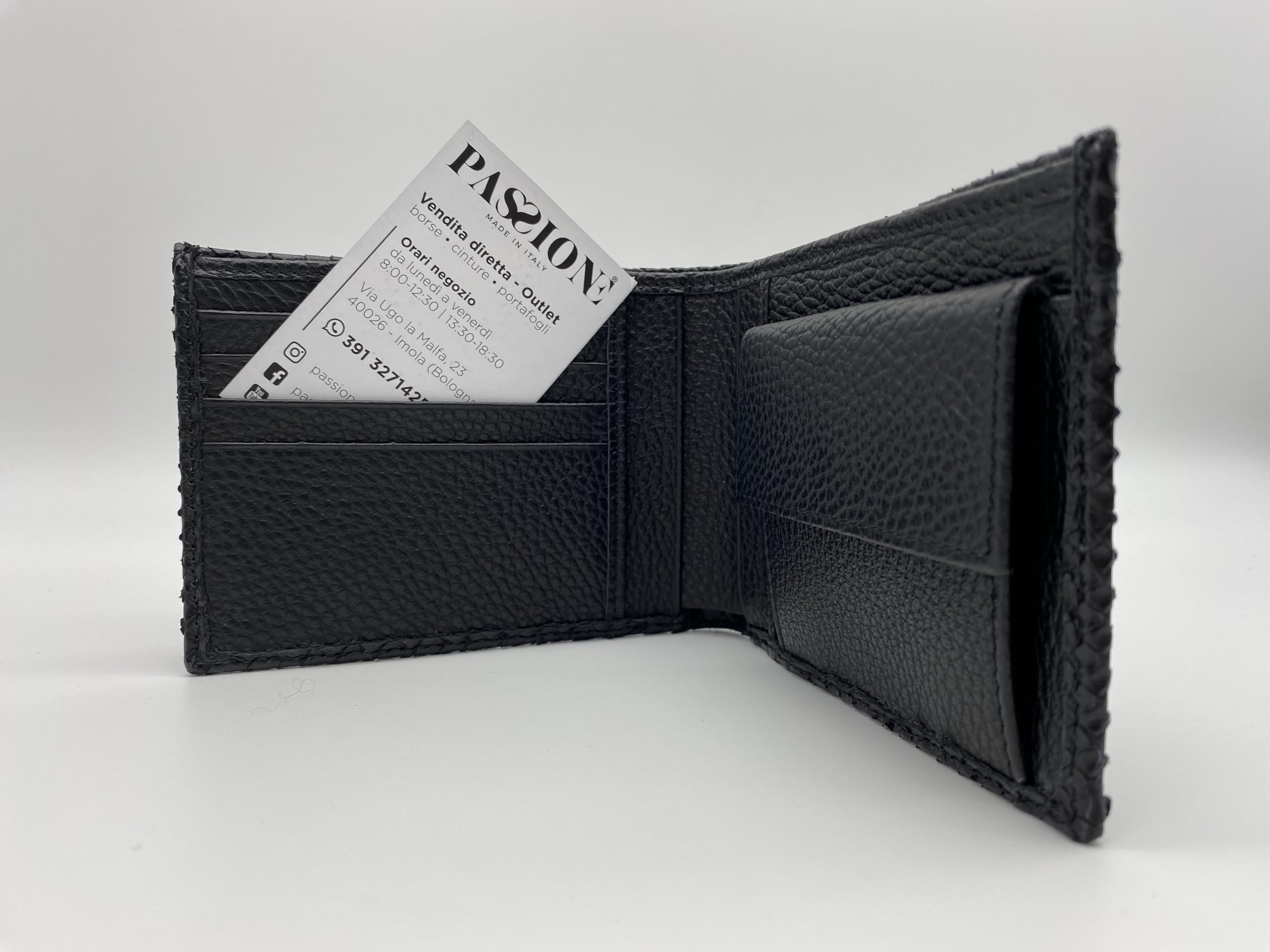PASSIONE Portafoglio Uomo in Vera Pelle di Pitone con Scomparto Portamonete - Foderato in Pelle Nera - Made in Italy (Nero)