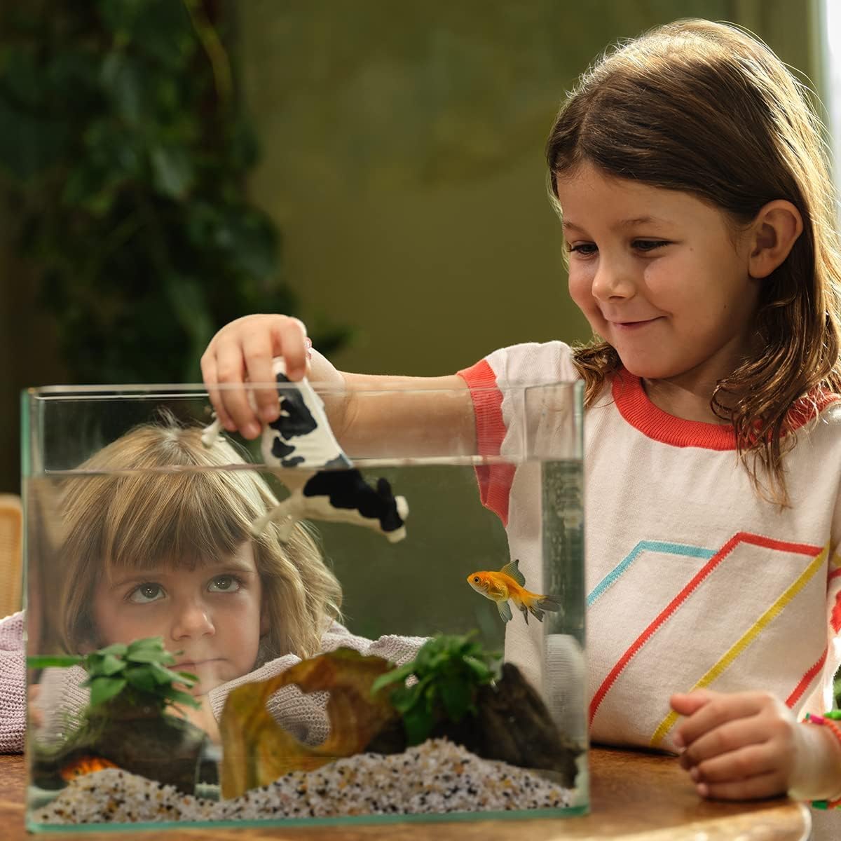 schleich FARM WORLD | Krowa holsztyńska 13797 | figurka zwierzęcia z farmy | szczegółowa figurka zwierzęcia | prezent dla dziewczynek i chłopców | zabawka farma od 3 lat | 13 x 6 x 8 cm