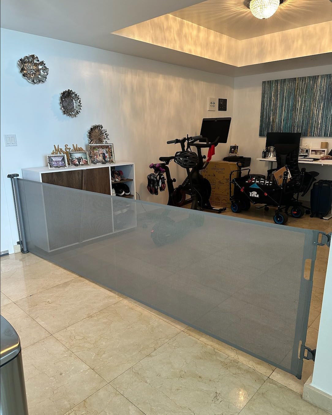 Retractable Baby Gate,Mesh Baby Gate or Mesh Dog Gate, Child Safety Gate for Doorways, Stairs, Hallways, Indoor/Outdoor, Gray