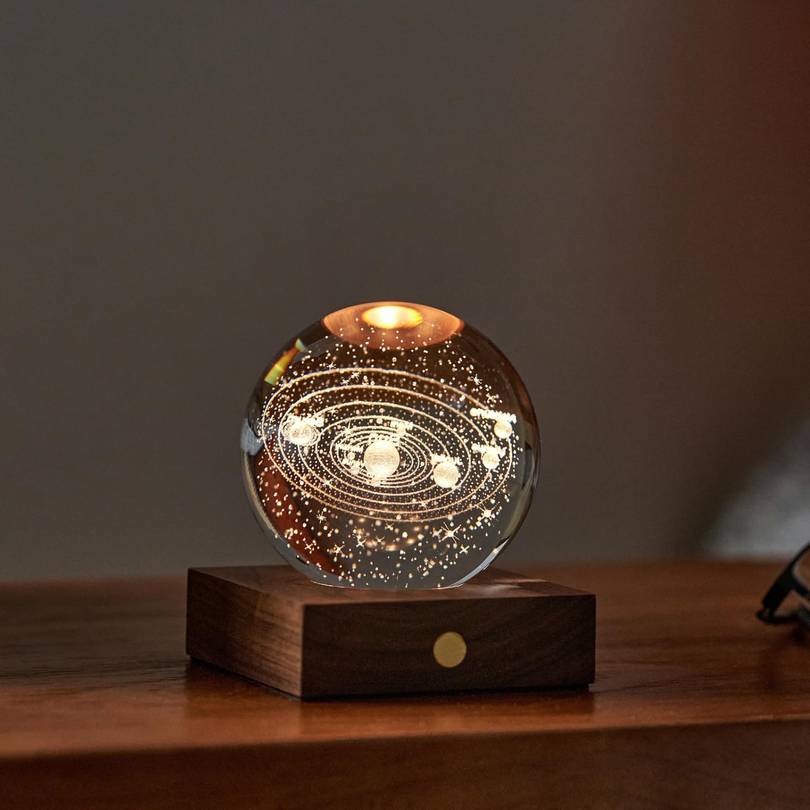 Gingko Design Schreibtischlampe Kristall Bernstein - Modell des Sonnensystems | Wiederaufladbare Dekolampe mit Touch-Steuerung | Elegante Stimmungs-Schreibtischlampe Geschenk für Liebhaber
