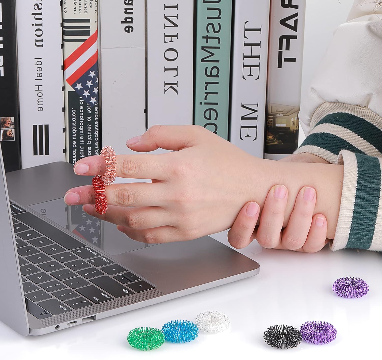 8 sztuk pierścieni do akupresury - kolczaste sensoryczne pierścienie na palce pierścienie do akupunktury Fidget do cichego zmniejszania stresu i masażera poprawiają krążenie krwi