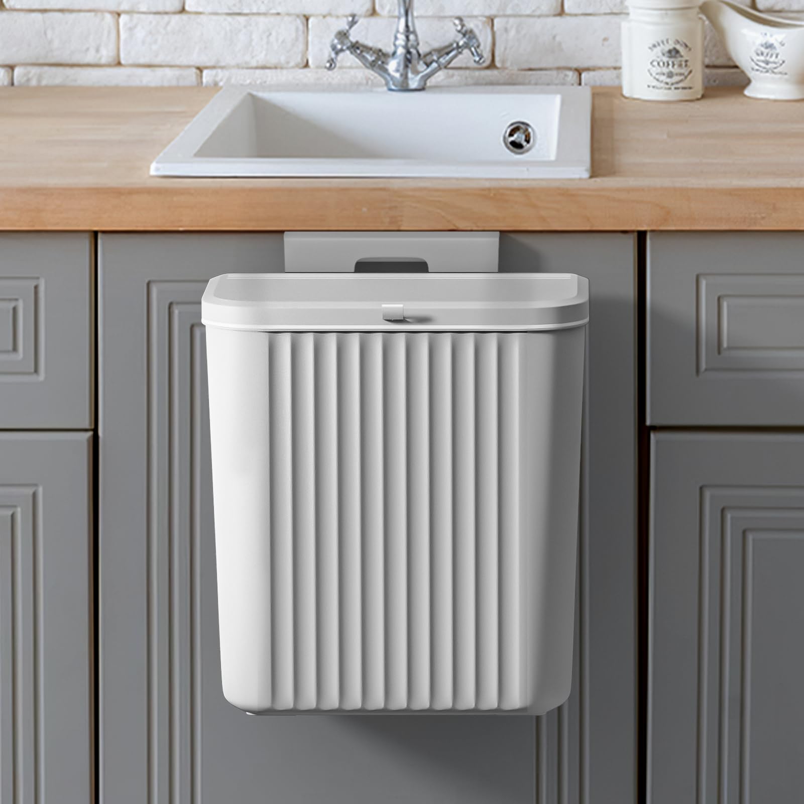 Warmiehomy Kitchen Bin 9L Hanging Trash Can with Lid Wall-mounted Compost Bin for Kitchen, Cabinet, Cupboard, Bathroom, 26 x 15.5 x 28.8cm