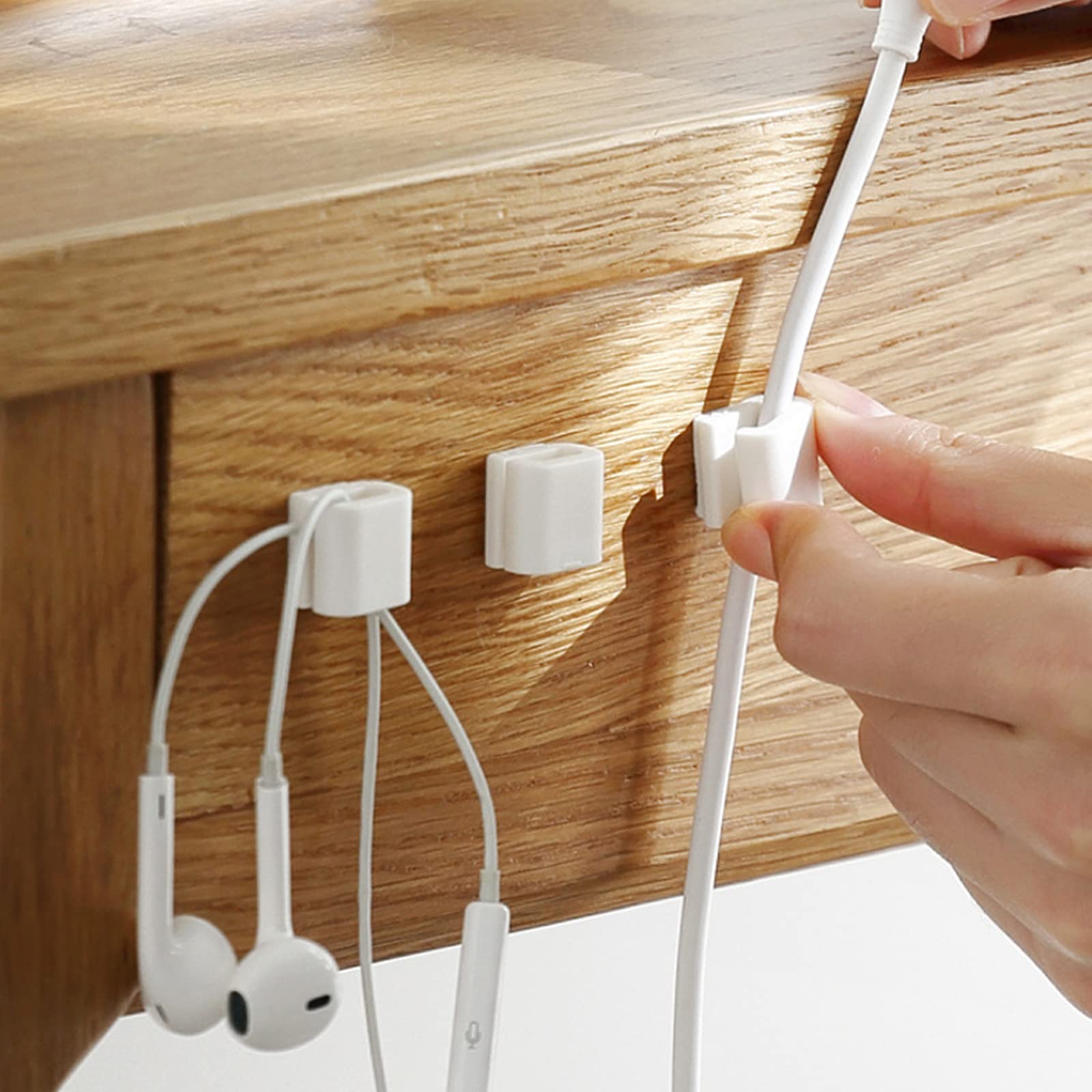 充電ケーブル オーガナイザー ケーブルクリップかわいい 白