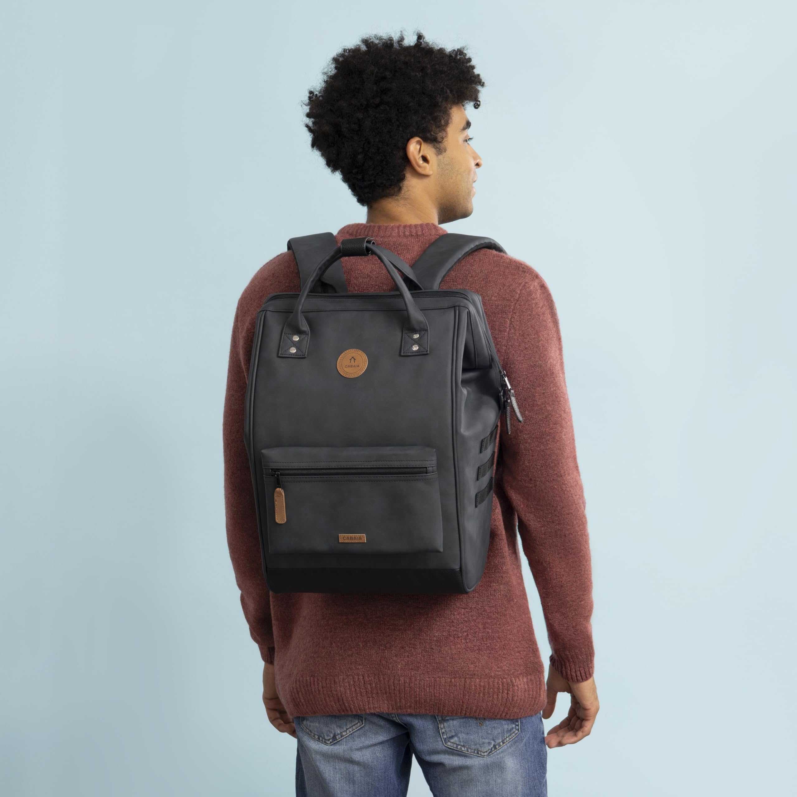 Cabaïa Mochila Impermeable - Sistema MOLLE y Diseño Moderno para Hombre y Mujer - Nylon Resistente, Comodidad Acolchonada - Ideal para Viajes, Escuela, Trabajo - Negro