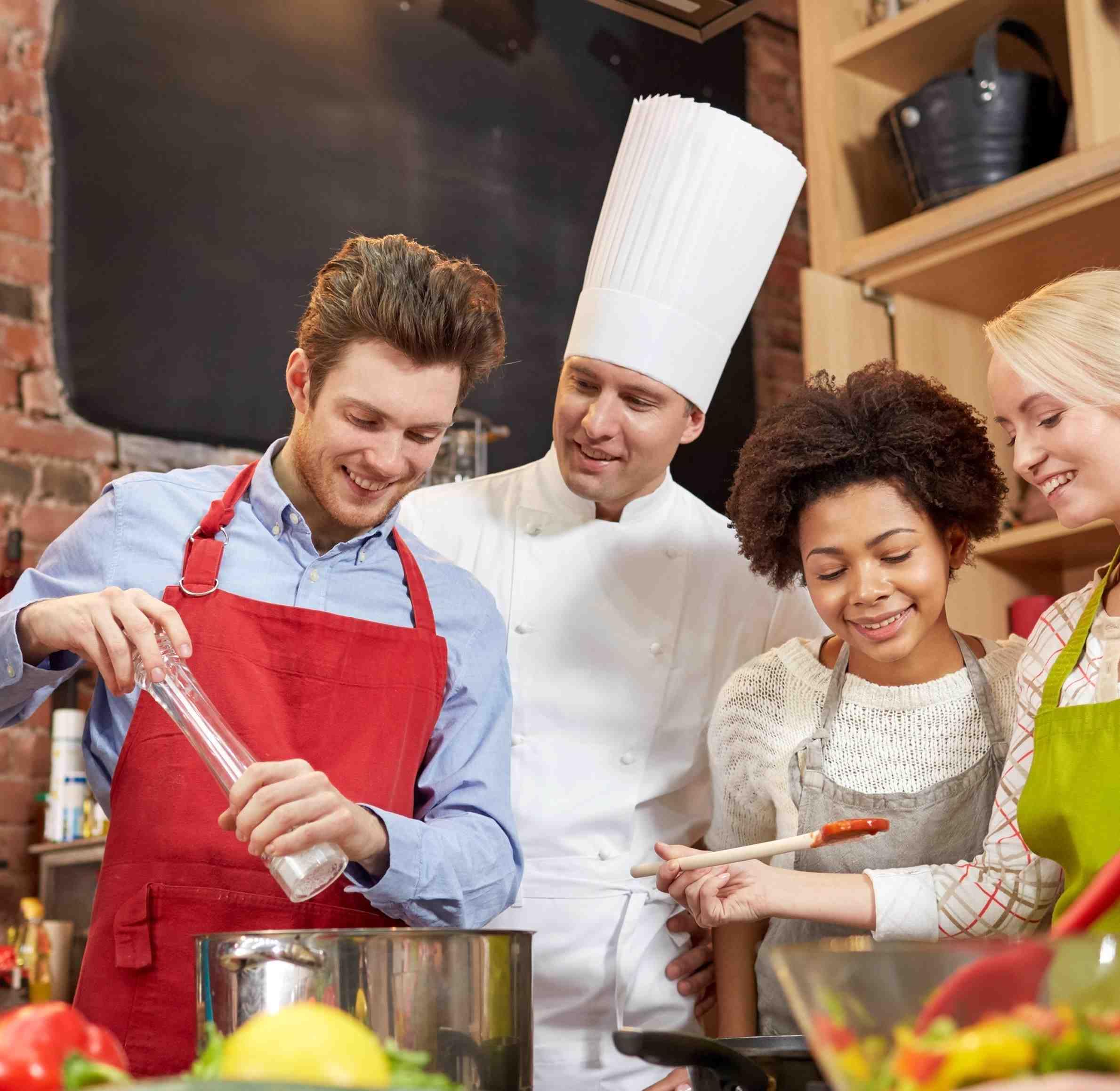 NJOY Experiences- Caja Regalo – Curso de Cocina - Idea de Regalo – 1 experiencia para 1-2 personas
