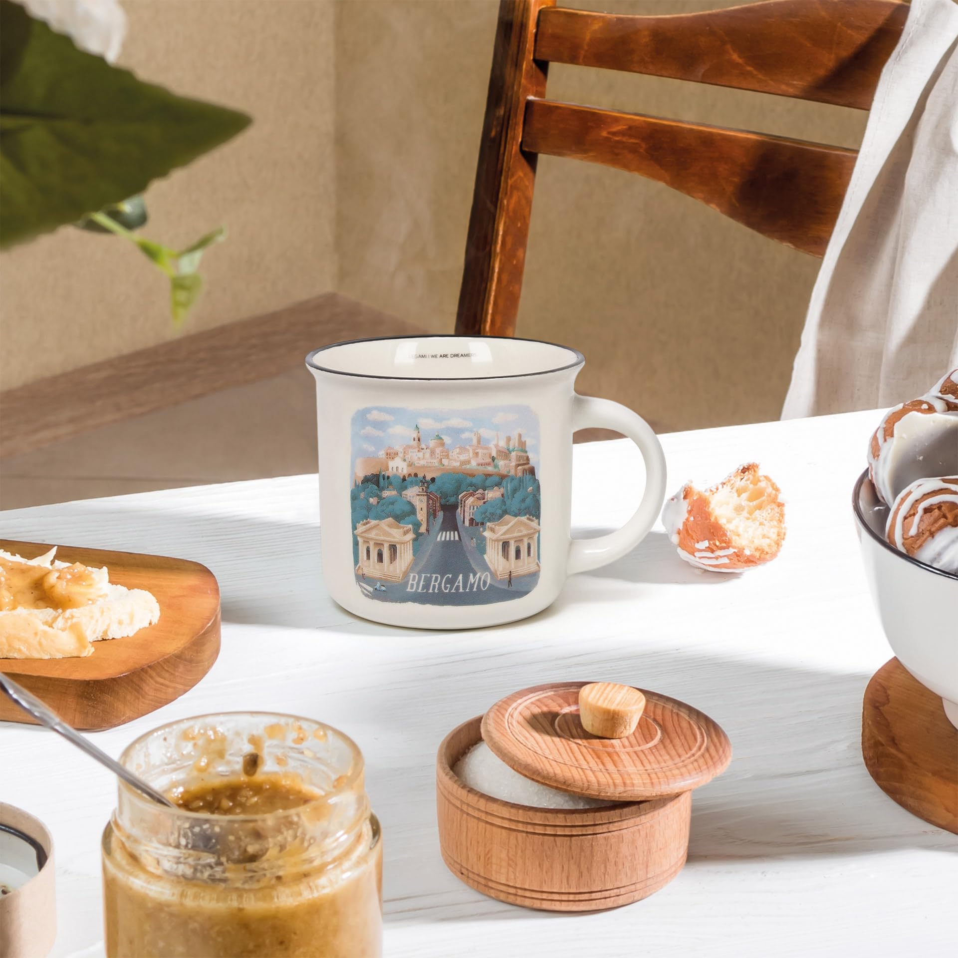 LEGAMI - Porcelany kubek Cuppuccino New Bone China, kubek na śniadanie World Cities, kubek kawy Thé można prać w zmywarce, średnica 10 cm, pojemność 350 ml, motyw bergamo
