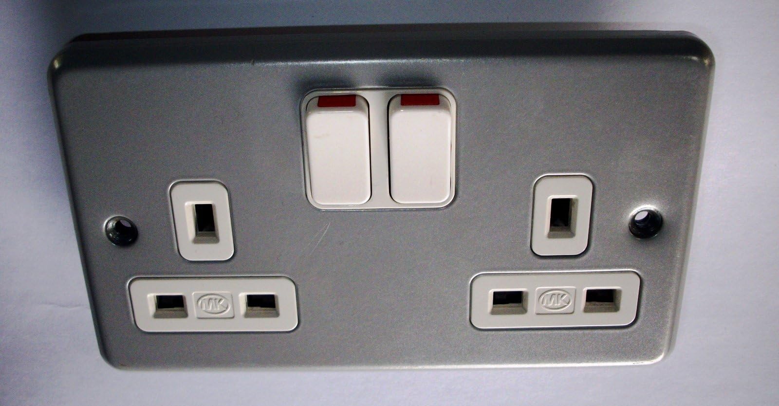 MK Metalclad Plus K2946 ALM 13 amp 2-Gang Double-Pole Switch Socket, White