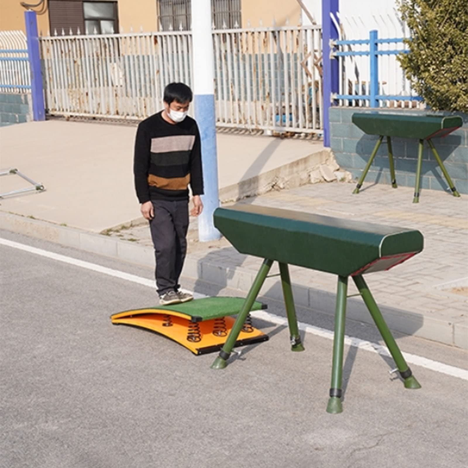 trampolina gimnastyczna dla dorosłych i dzieci, wytrzymały sprzęt pomocniczy, elastyczna deska z 9 sprężynami, do treningu sztuk walki, rozmiar 60 x 120 cm