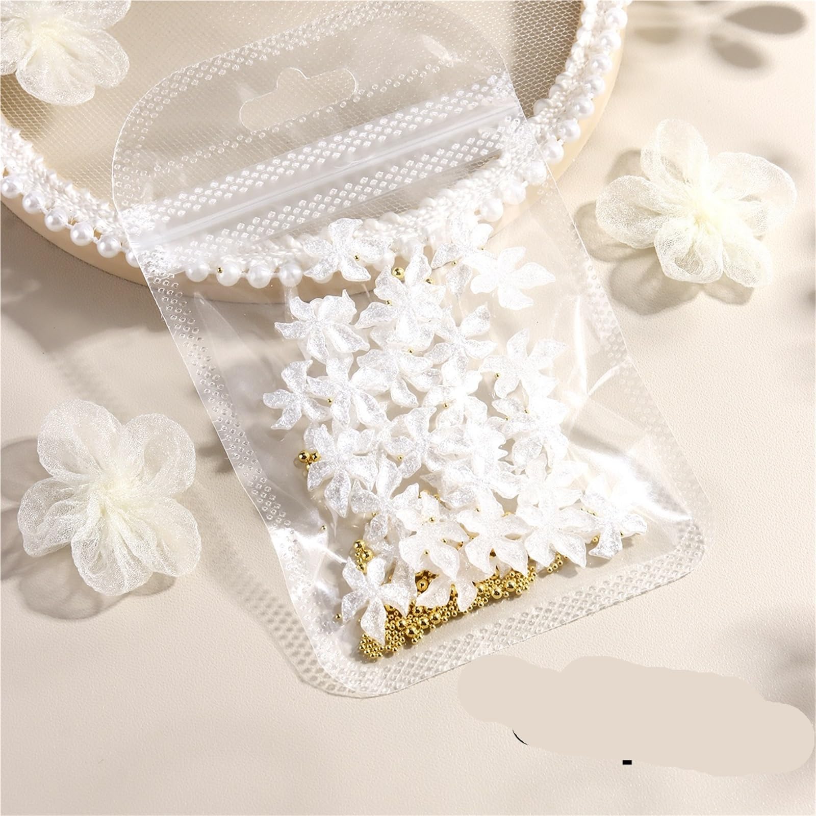 3D Lily and Ocean-Themed Nail Art with Rhinestones, Gold Starfish Beads, White Daffodil Crystals, and Pearl Embellishments(D-LK 30pcs)