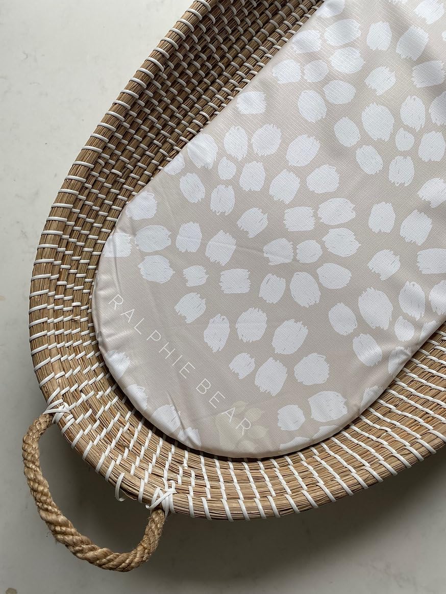 Ralphie Bear Baby Changing Basket Mat Liner, Premium Waterproof Foam, Neutral Scallop Print, 70x30cm