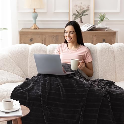 Miniatura 4 de Bertte Manta de Tiro, 330 GSM Súper Suave Ligera de Lujo Mantas de Forro Polar para Sofá Sillón Cama Ultra Lujosa Cálida y Acogedora para Todas las