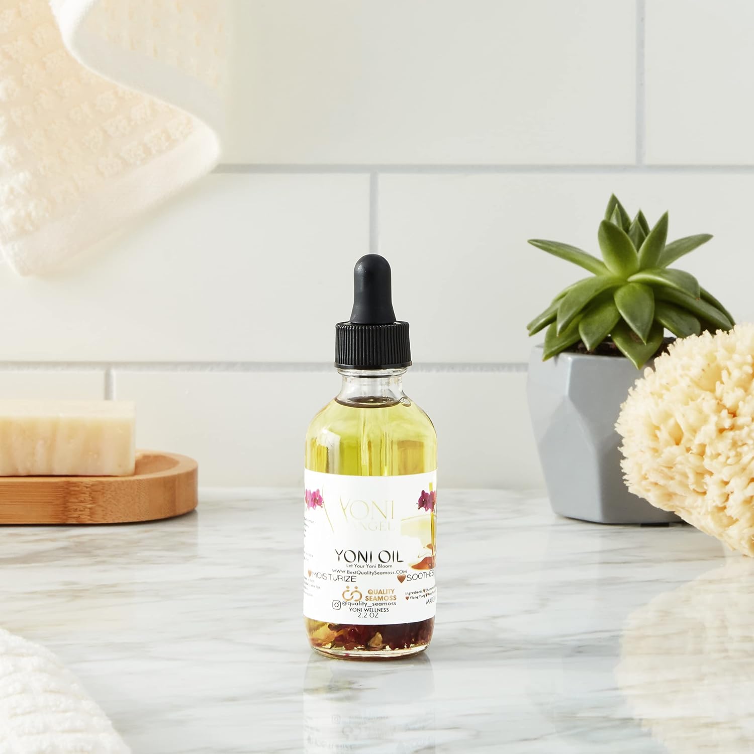 Natural Yoni Oil, Mint Fresh Feminine Care Oil, Reduces Odor, Restores pH Balance, Natural Body Care Oil with Tea Tree, Chamomile, Mint Extract & More, USA-Made Hygiene Products for Women, 2.2 oz