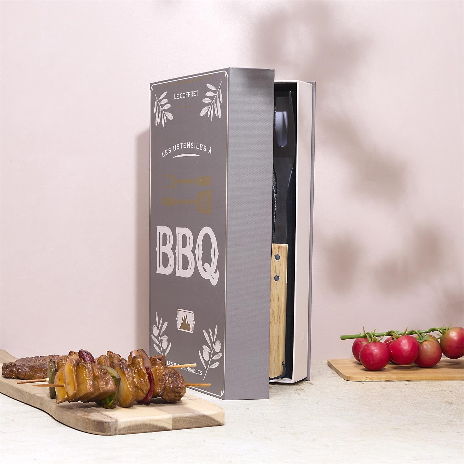 Set de regalo de accesorios para barbacoa de 3 piezas – Pinzas para barbacoa, espátula de barbacoa y tenedor de barbacoa de acero inoxidable con mango de madera – Incluye caja de regalo/maletín (forma