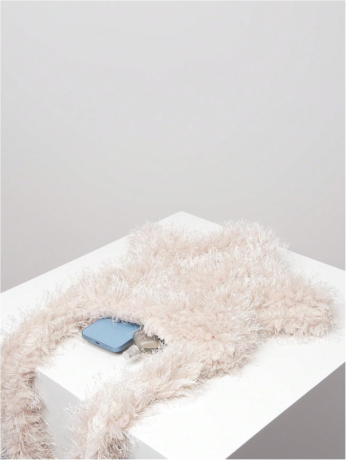 Verdusa Women's Y2K Star Fur Purse Fuzzy Crossbody Tote Bags Furry Shoulder Bag Purse Handbag | Fuzzy, Furry, Purse - Image 5