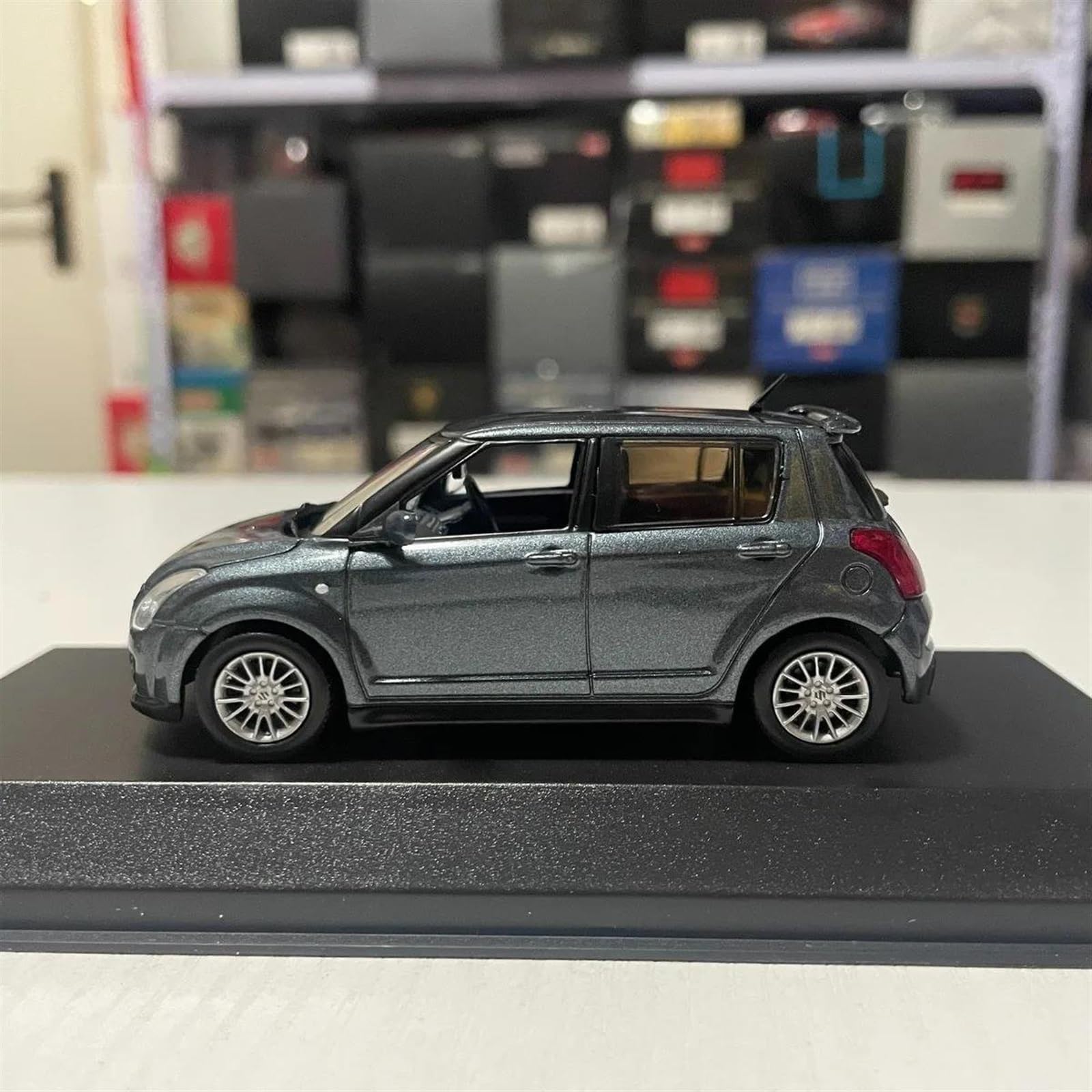 Amazon.co.jp: スケールモデル車両 1:43 スズキスイフトスポーツダイ