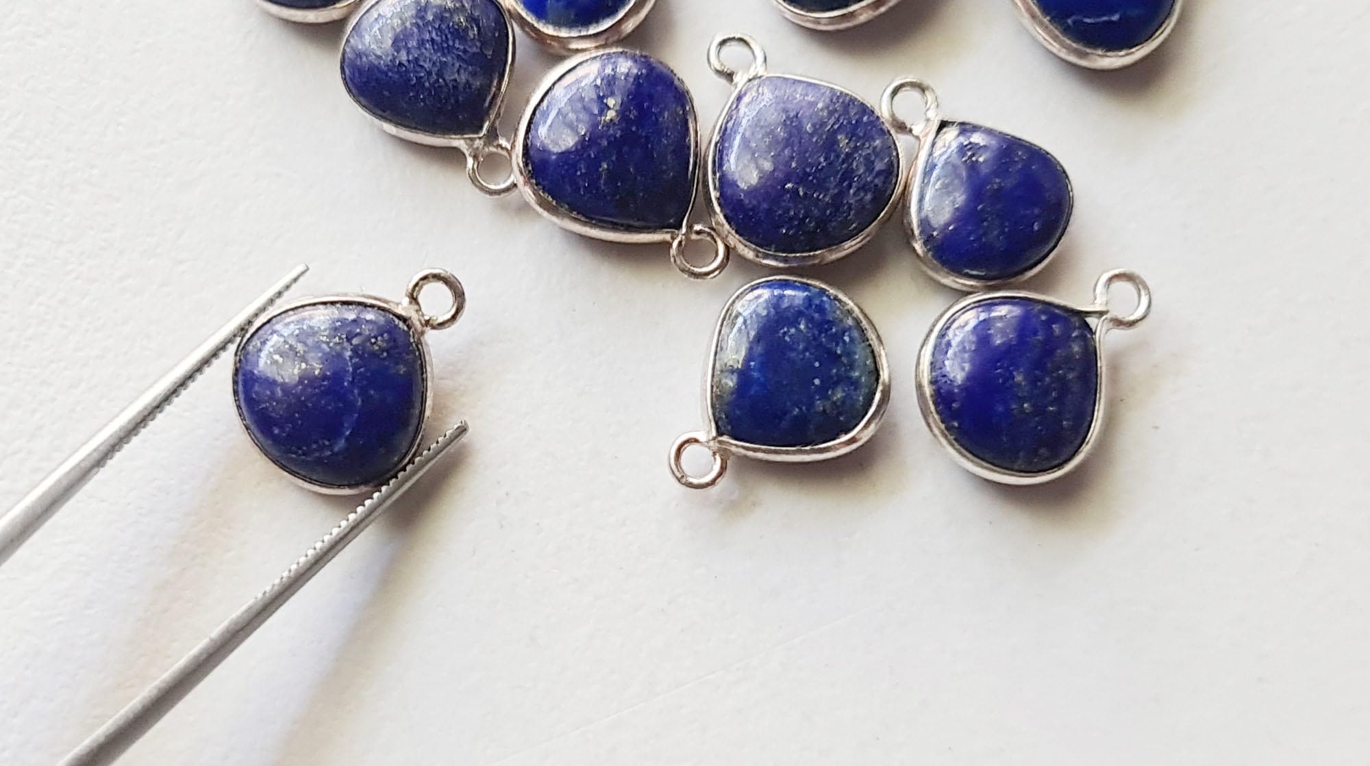 Lapis Lazuli Serce Charm Złącza Naturalny Lapis Lazuli Zwykłe serce 925 Srebrne złącze ramki 13,5-14,5 mm Pojedyncza pętla Znajdowanie 3 szt.-PSG275