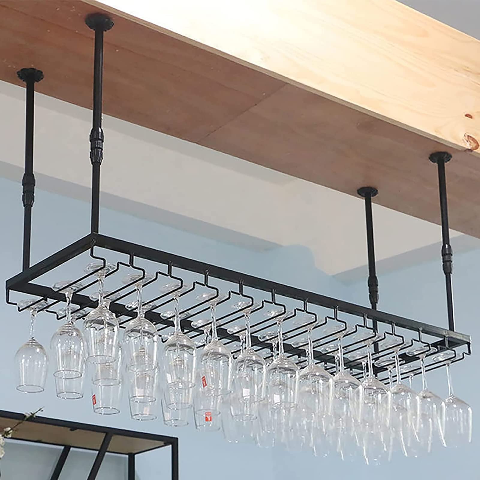 Casier à verres à vin suspendu : gagnez de la place au comptoir avec ce support de plafond noir