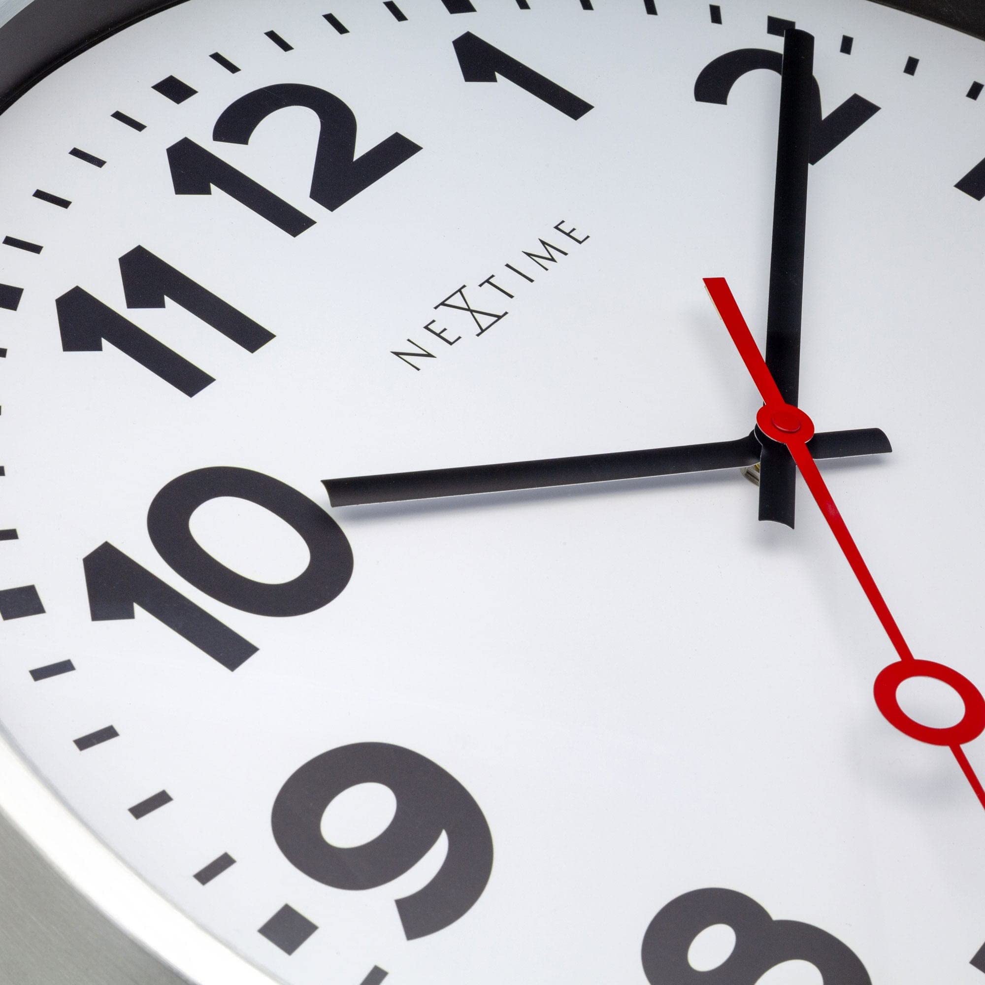 Amazon.co.jp: NexTime 壁掛け時計 シルバー ワンサイズ : ホーム