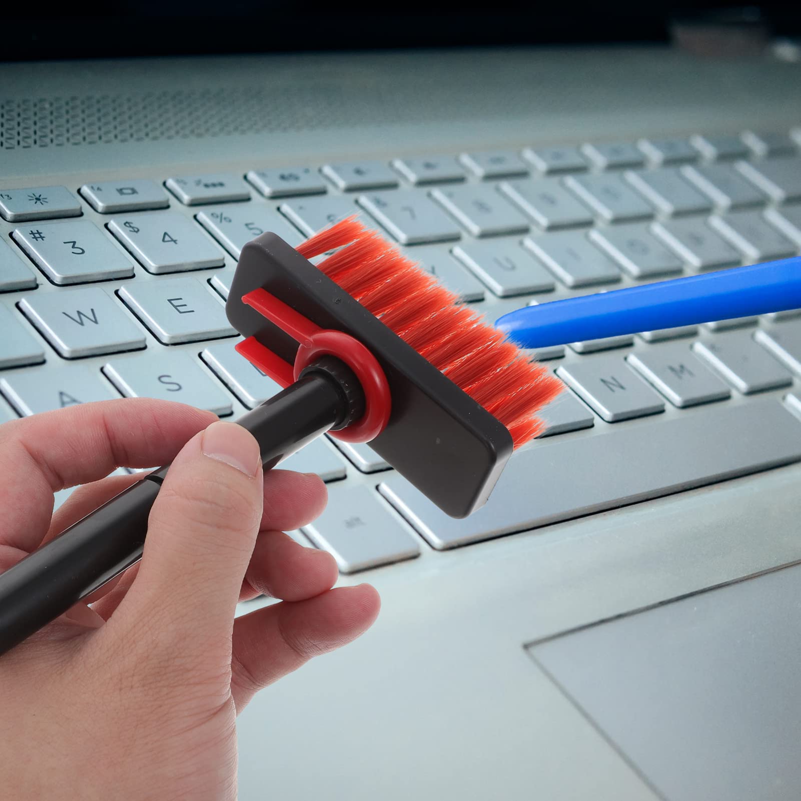 SOLUSTRE Mini Keyboard Duster Brush Cleaning Kit for Pc Anti-Static Brush Versatile