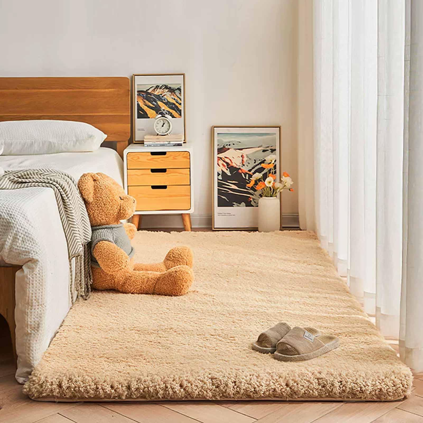 Tapis en fausse fourrure floue pour une ambiance de salon cocooning et douce
