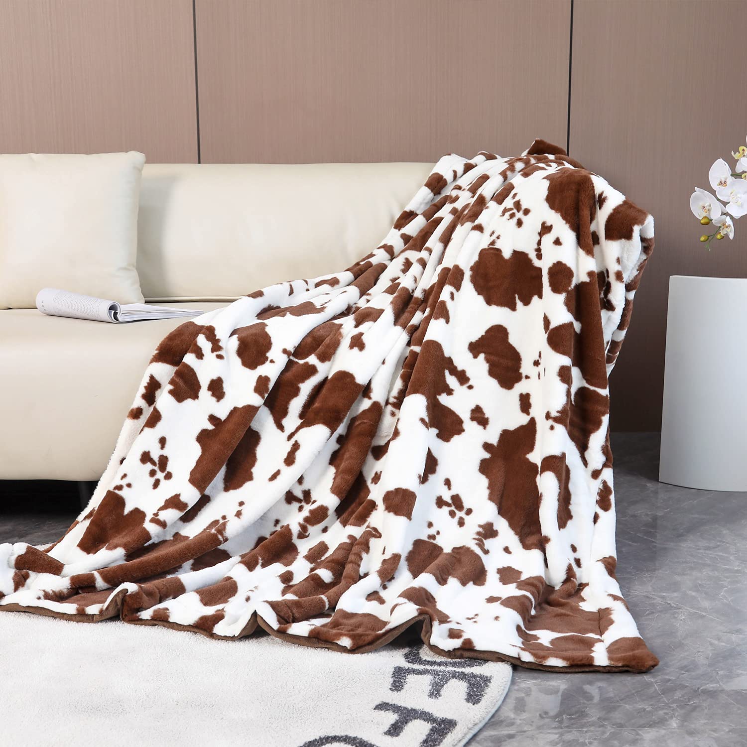 SUCSES Fleece Cow Print Bed Blankets, Brown and White Faux Fur Cow Blanket, Western Style Cowhide Throw Blanket for Kids Boys Girls (Brown White, 63