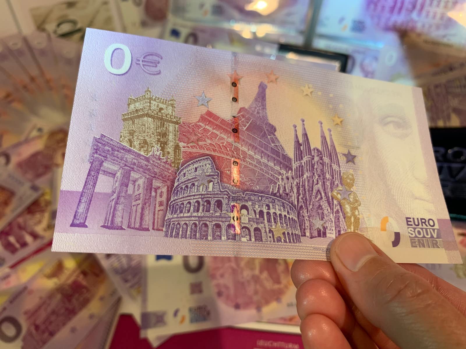 Oryginalne prezenty - personalizowany banknot Plaza España of Seville - nadruk na papierowym pieniądzu - oryginalne upominki ślubne - wzór banknotu - pamiątka Euro