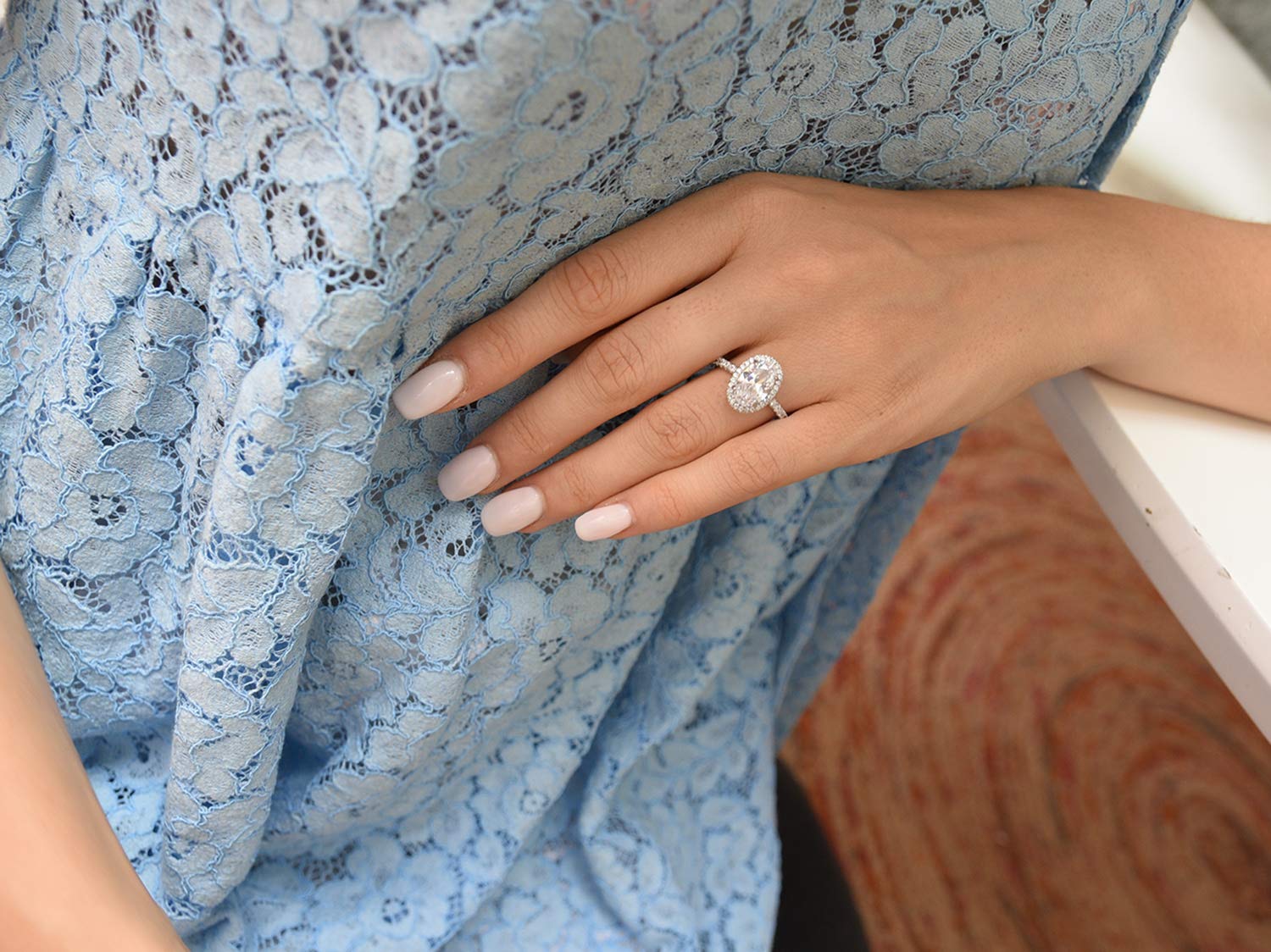 Anillo de compromiso con halo ovalado de 3 quilates con circonita cúbica en plata de ley, Oro blanco, plata esterlina, plata, Zirconia cúbica 2
