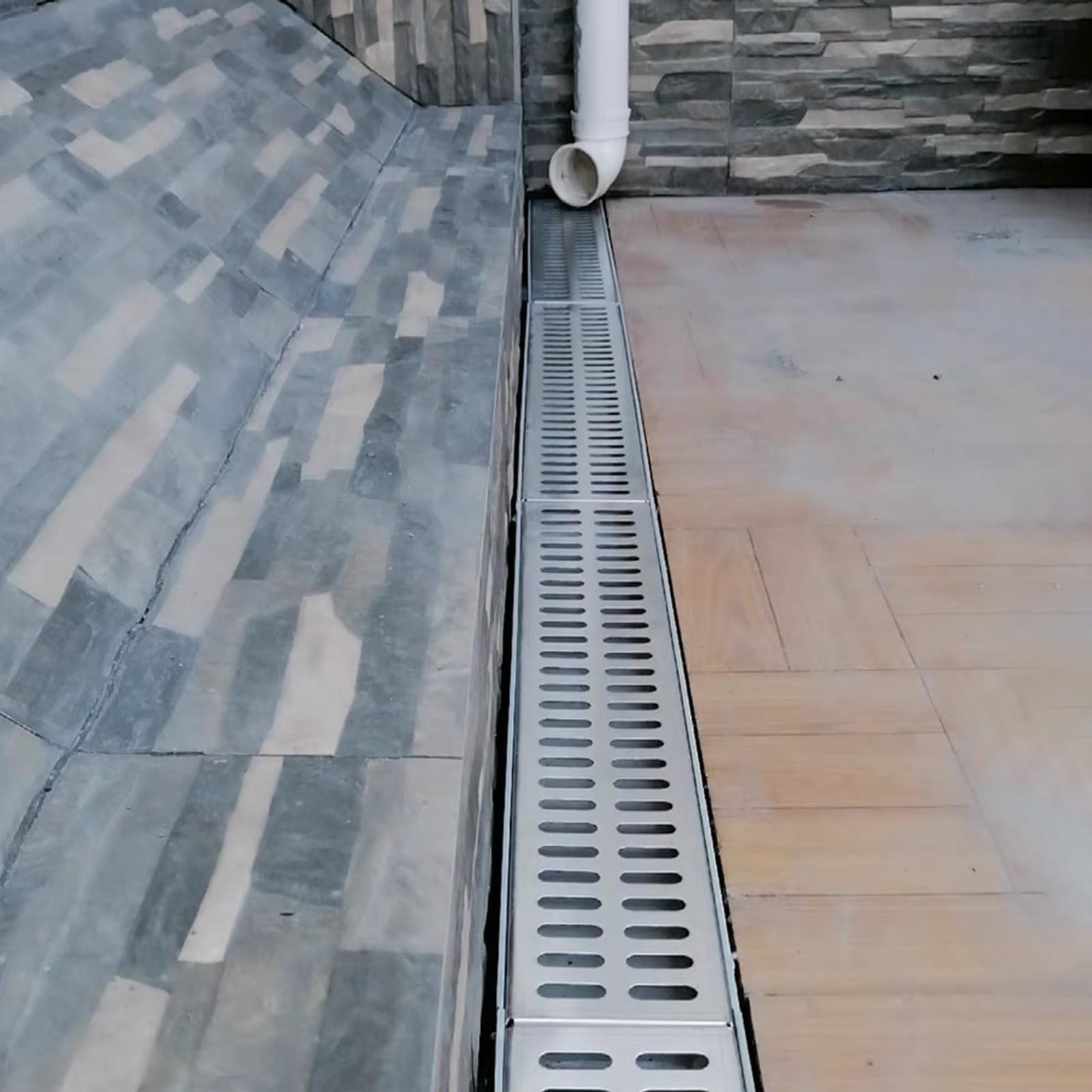 Grille de caniveau extérieure, crépine d'allée 10x15 et canalisation d'eaux pluviales en résine