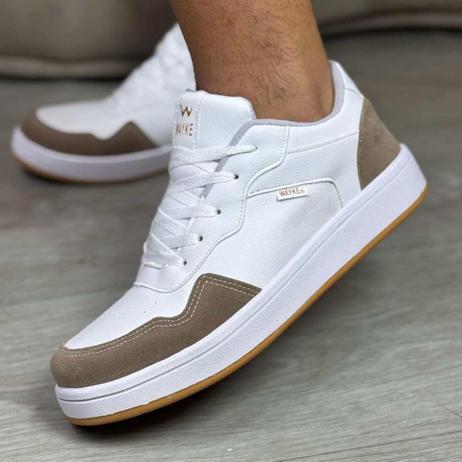 Tênis Street Casual Masculino Estilo Urbano Sapatenis Branco e Preto em promoção! Veja a oferta e mais achadinhos de Tênis 9 Hoje é o melhor dia para comprar Tênis Street Casual Masculino Estilo Urbano Sapatenis Branco e Preto com aquele preço maroto! Promoção! Aproveite a oferta! 9