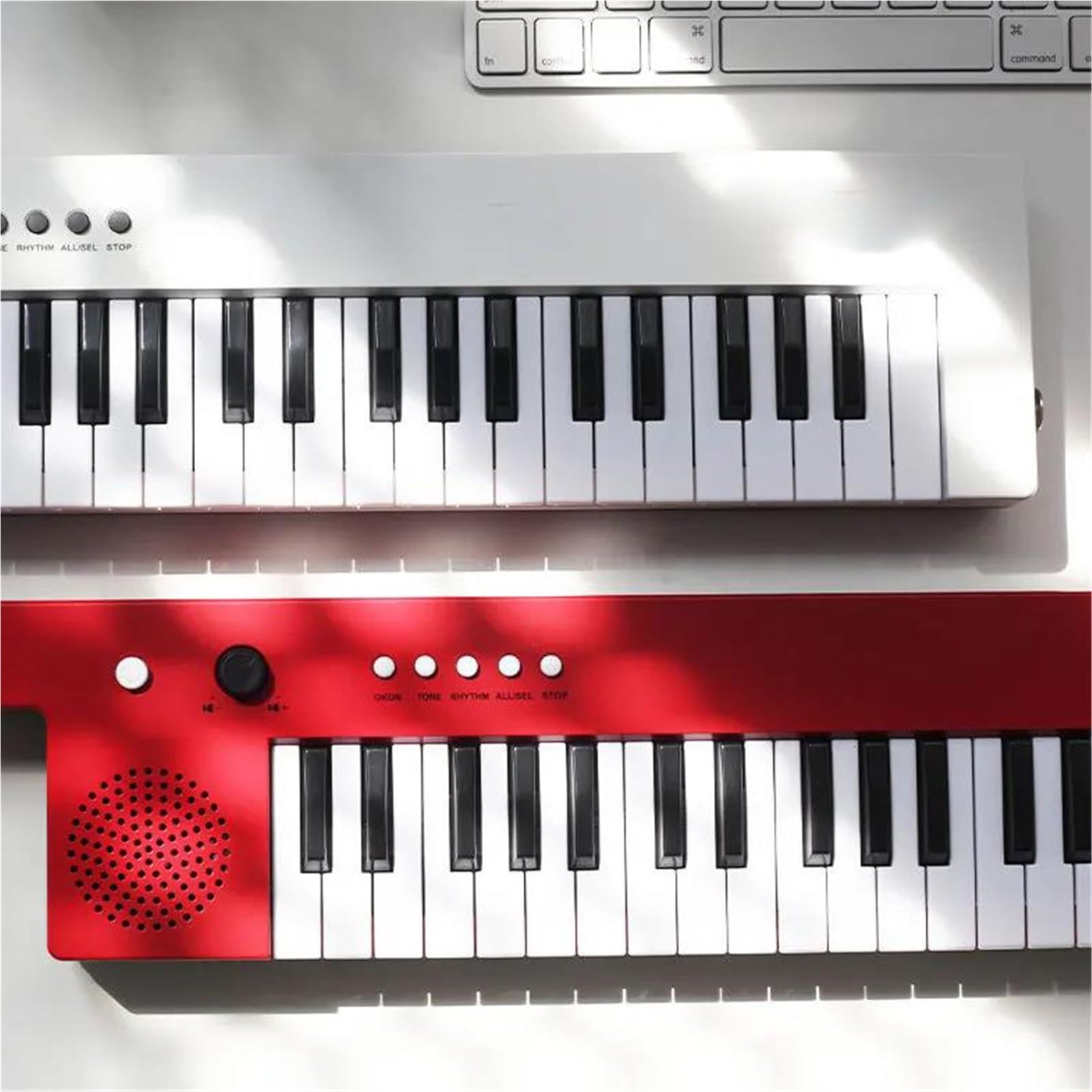 Órgano Electrónico De Guitarra Recargable De 37 Teclas Con Teclado Y Micrófono Con Correa Para El Hombro(Red)