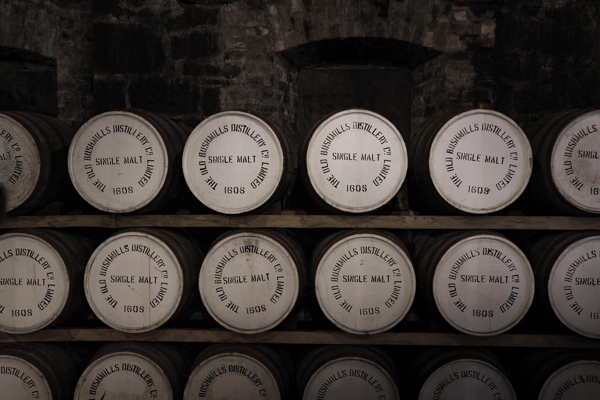 Bushmills 21 anni Single Malt 70cl - Whiskey irlandese invecchiato 21 anni in tre tipologie di legno. 40% vol.