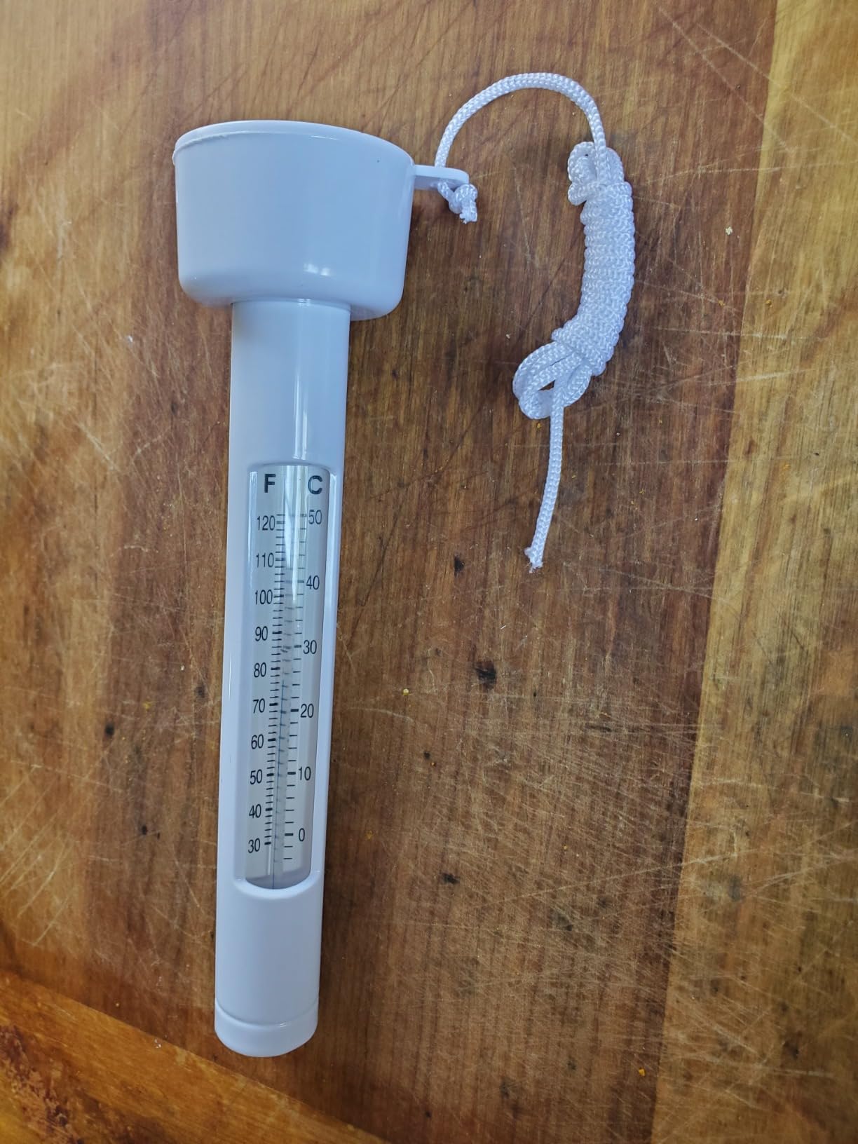 Floating Pool Thermometer, Easy-to-Read Water Thermometer with Both ℉ and ℃ Scales for Outdoor/Indoor Ice/Hot Bath Tubs, Spas, Swimming Pools, Koi Ponds, Cottage Lake