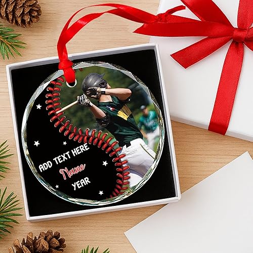 Miniatura 5 de Adorno de cristal de Navidad con nombre de foto personalizado, adorno de Navidad para amantes del béisbol 2025, texto personalizado, adornos de