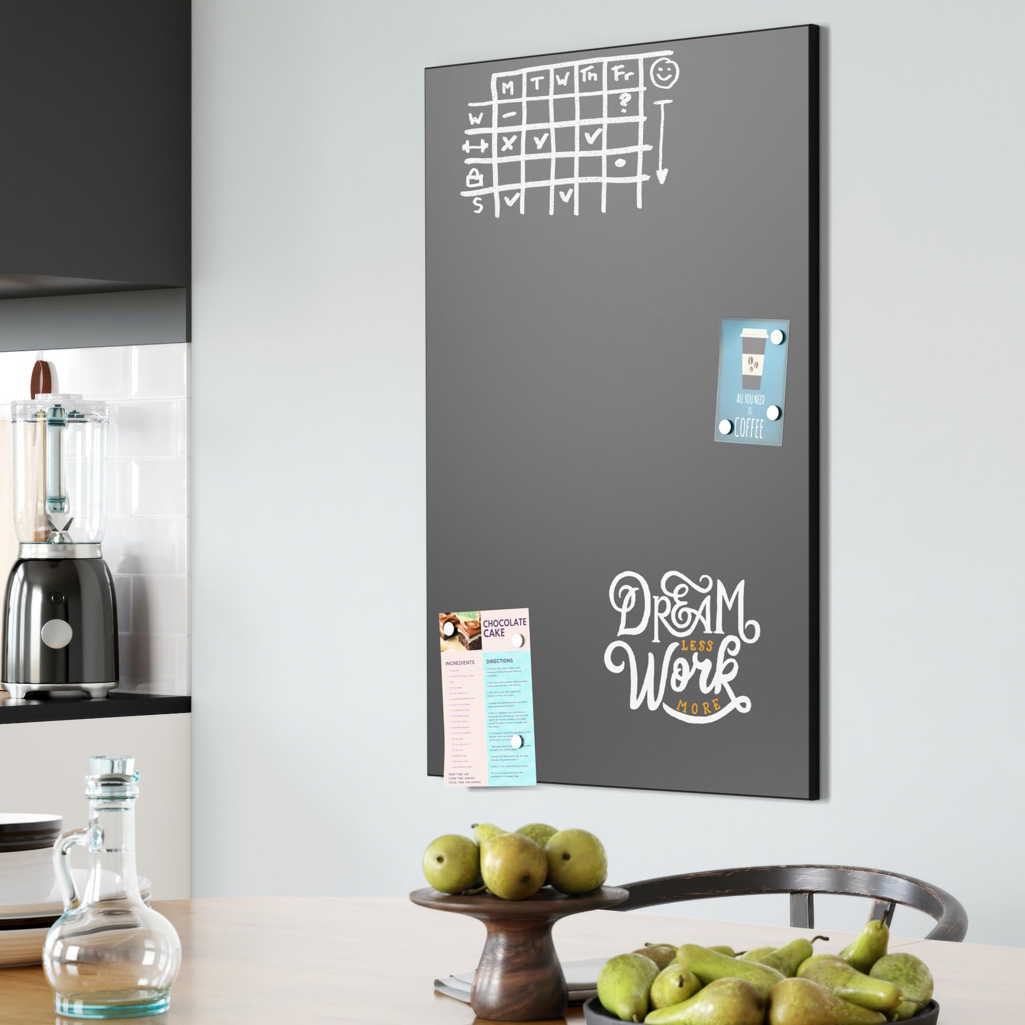 DEQORI Magnetyczna tablica do pisania kredą z nadrukiem UV | motyw "Czyny zamiast snów" | prostokątna tablica o wymiarach 60 x 90 cm | metalowa tablica kredowa do pisania – dekoracja ścienna do kuchni