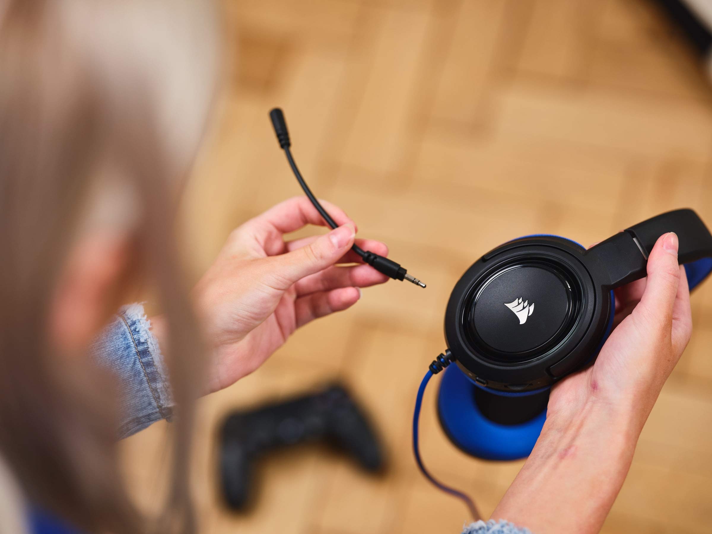 CORSAIR HS35 Casque de Jeu Filaire Stéréo Léger Multiplateforme - Microphone Unidirectionnel Détachable - Membranes en Néodyme - PC, PS5, PS4, Xbox, Nintendo Switch, Mobile - Bleu