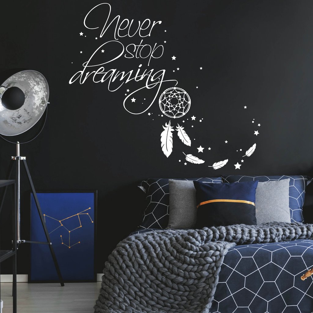 Wandtattoo Traumfänger mit Schriftzug "Never Stop Dreaming" und Federn von Wandtattoo-Loft® / Zitat/Wandsticker/Wandaufkleber / 54 Farben / 3 Größen/haselnussbraun / 120 cm breit x 104 cm hoch