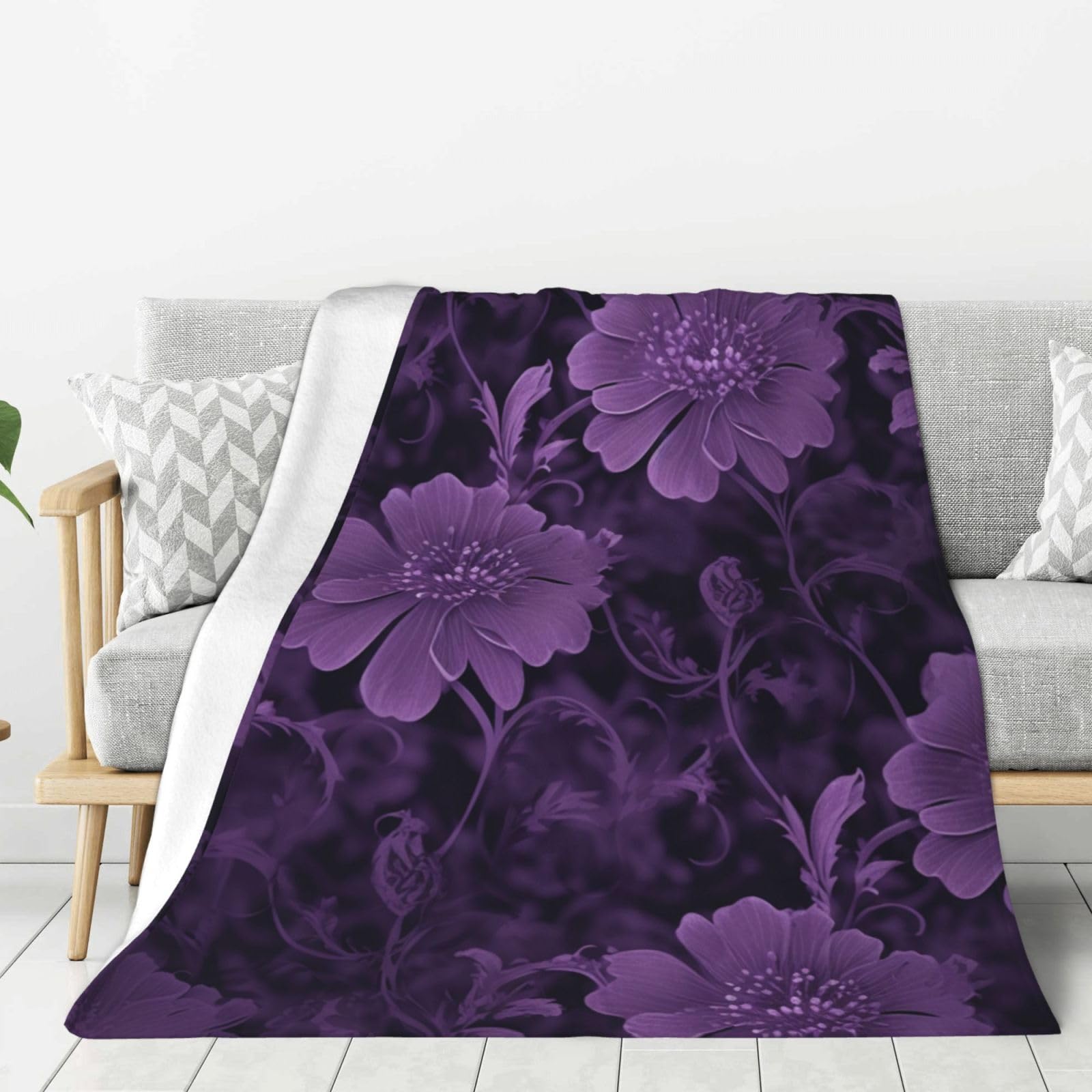 Couverture en flanelle violette pour vos soirées canapé cocooning