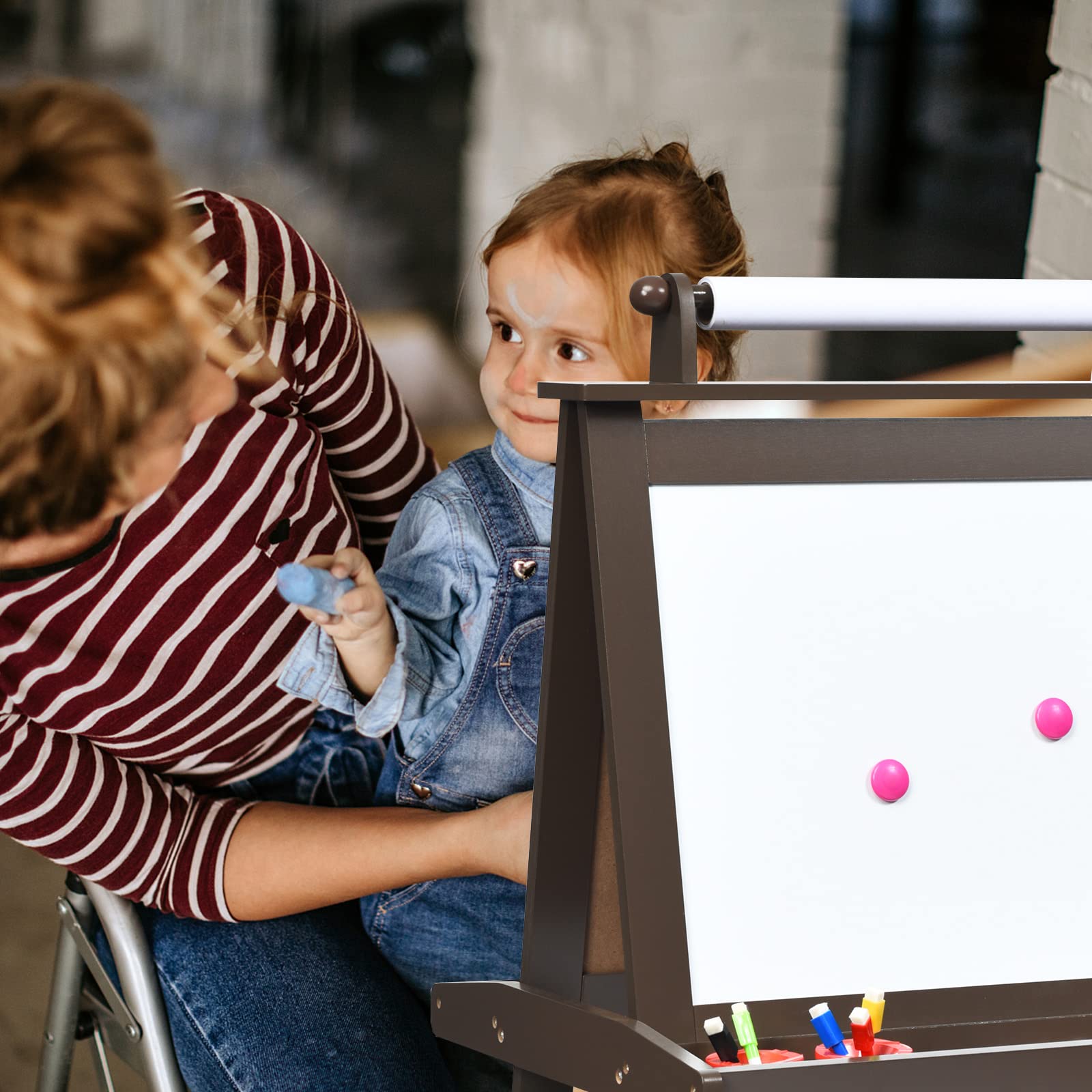 RELAX4LIFE 3 en 1 Pizarra Infantil, Caballete Pintura Niños con Rollo de Papel 5M, Caballete de Doble Cara con 3 Estantes, 2 Cajas, 2 Imanes y 2 Botes de Pintura, Regalo para Niños (Café)