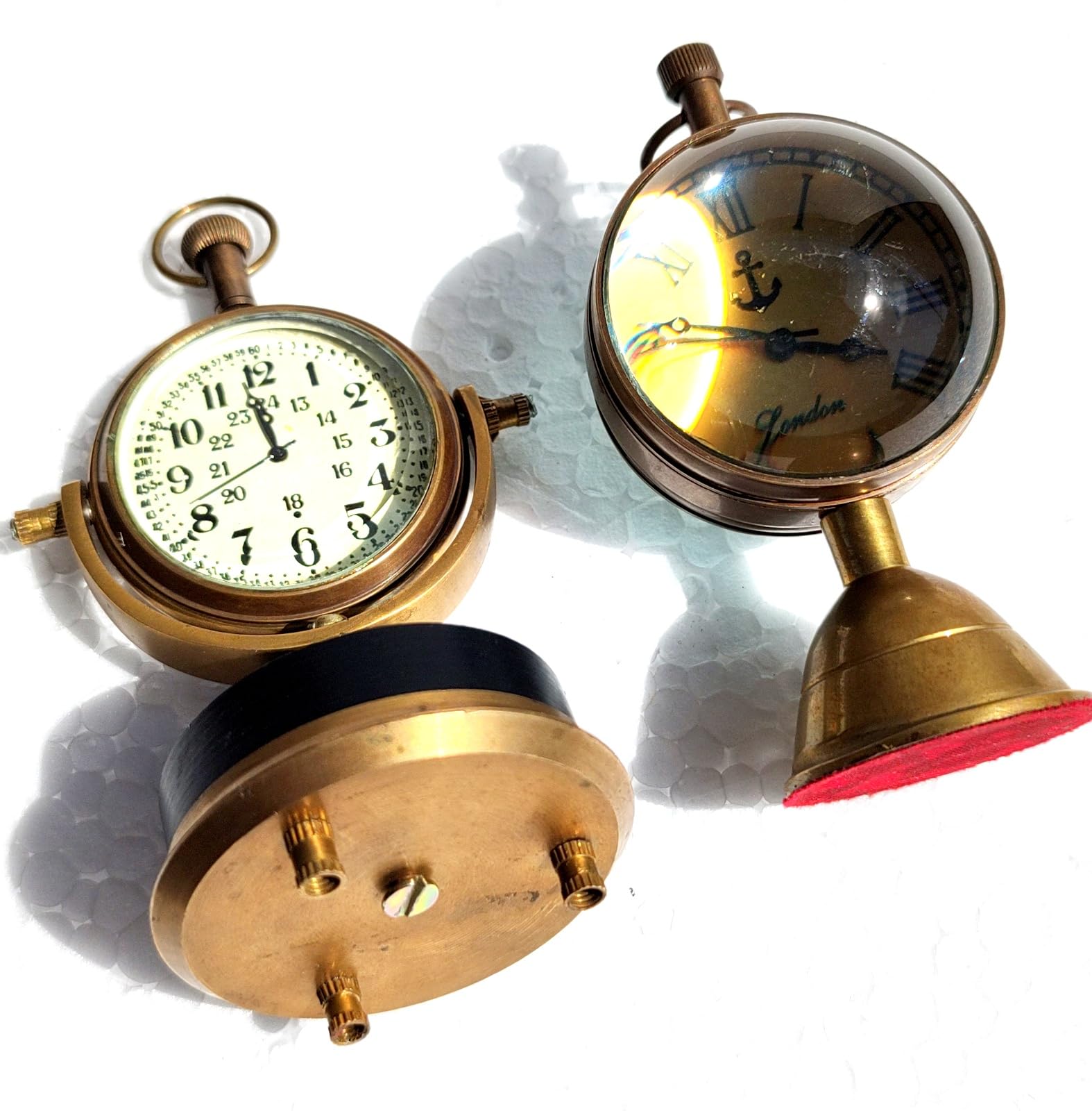 Reloj de escritorio náutico con brújula de latón y soporte giratorio estilo antiguo