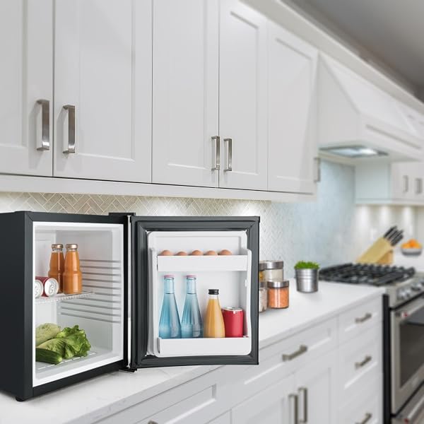KLARSTEIN Mini Frigo de Chambre de 30L pour Snacks et Boissons, Petit Frigo Top Silencieux, Mini Bar, Petit Réfrigérateur Camping, Mini Frigo Cosmetique, Refrigerateur avec Étagères Réglables, 5-15°C - 4